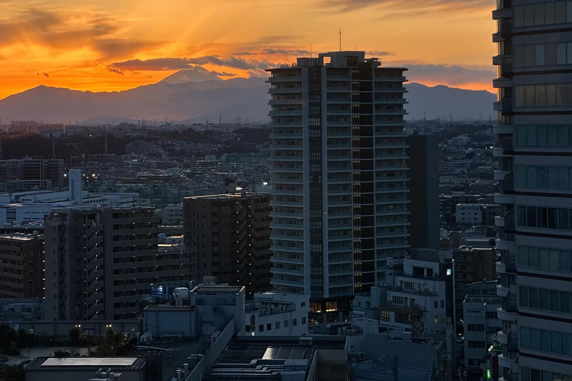 CB Testing 20 - NO NAV Full Image Background Template